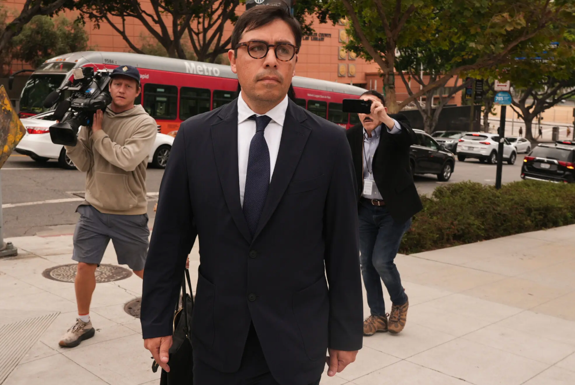 向《老友记》钱德勒扮演者非法出售麻醉剂，医生被判处30个月监禁