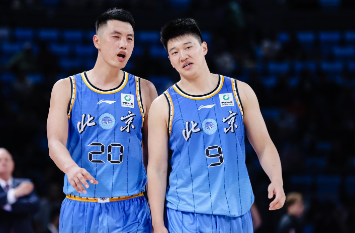 CBA杯：周琦赵睿缺席北京狂输青岛31分 米奇22分杰曼19分