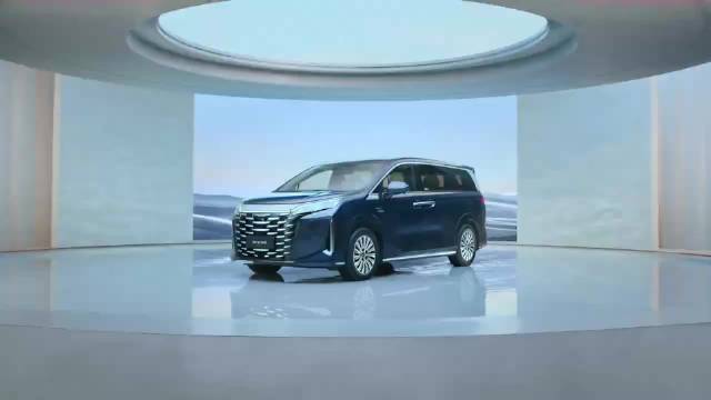 比亚迪M9海外版宣传片发布，第三排电动折叠座椅成亮点