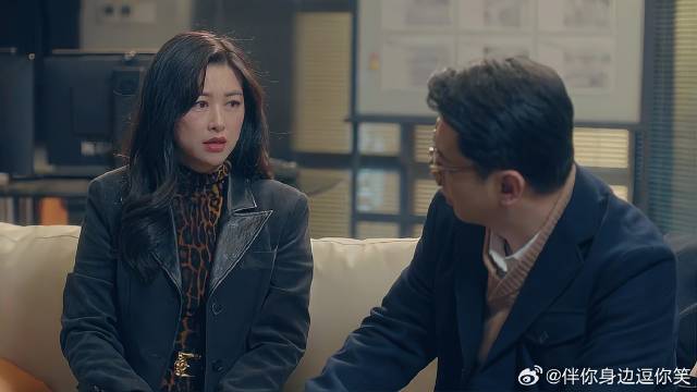 渣男以为简冰恋爱忘掉工作，得知误会对方，秒道歉