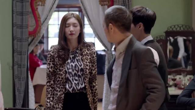 因为一瓶红酒引发的纠纷，看老板如何高情商化解