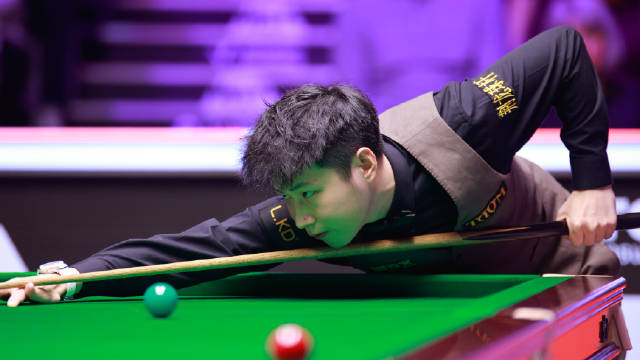 赵心童单杆68分追平张安达，2025斯诺克英锦赛2-2中场