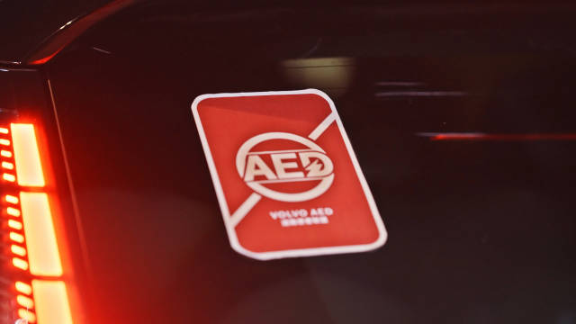 上海启动急救能力提升行动，沃尔沃捐赠AED设备并开展培训