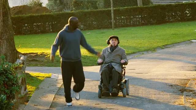 法国电影天花板，温情绵绵感动千万人治愈！《触不可及》