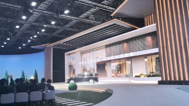 别克至境世家MPV上市，43.99万起配五恒健康座舱