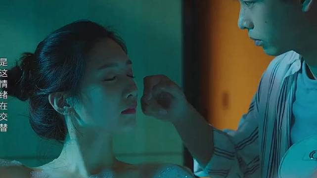 律师带陌生女孩开房遇现任引误会