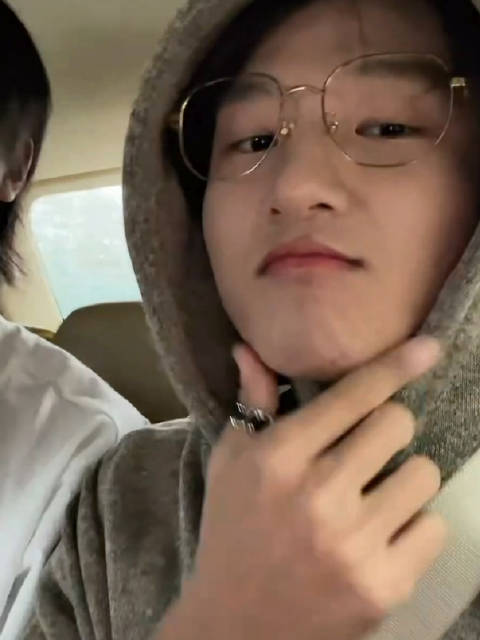 真不是恶评！只是你一个侧脸像蜡笔小新