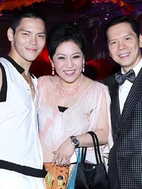 向华强5亿捧儿失败，向左演艺事业仍停滞