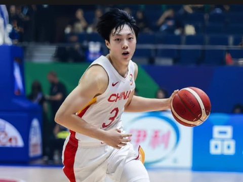 胡明轩遭韩国球迷疯狂嘲讽，郭昊文拒绝NBA活塞队邀请