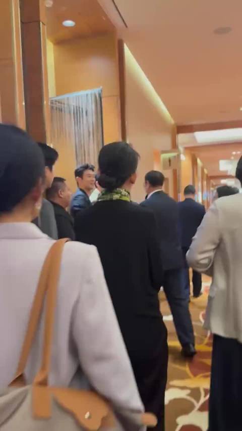 白宇朱亚文携《太平年》亮相新加坡，演绎乱世家国抉择