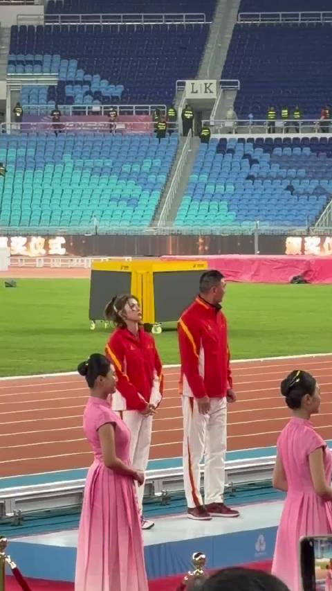 吴艳妮回应落泪称不怕挫折