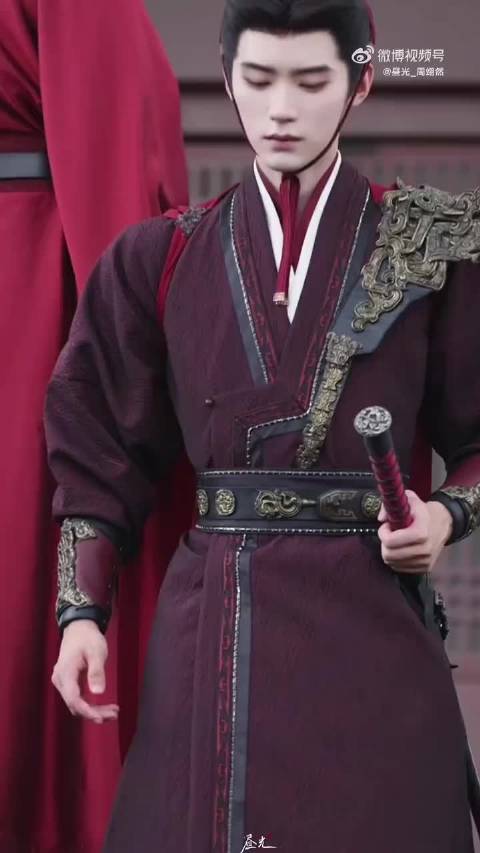 zyr 周翊然翘楚 感谢昼光_周翊然照片、视频分享，翘楚路透