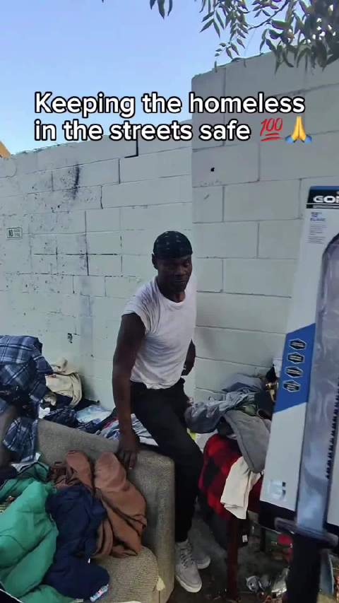 不是哥们，搁这培养死侍呢？