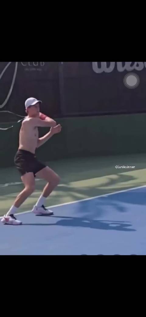 辛纳已经在迪拜开始冬训，专注、强度和明确的目标：以最佳状态迎接新赛季