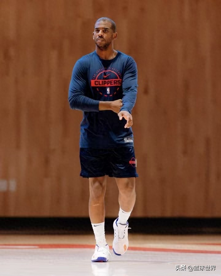 名人堂成员被深夜遣走，格里芬拒绝握手鲍尔默，快船引多方吐槽