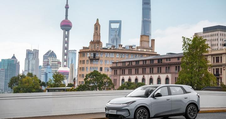 空间利用率惊人！极狐T1如何容纳冬季全家装备