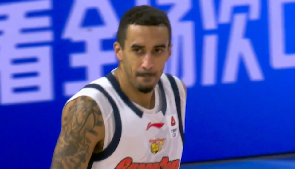 CBA杯：广东14分大胜广州 新援奎因29+6+7+5徐昕战旧主空砍14+7