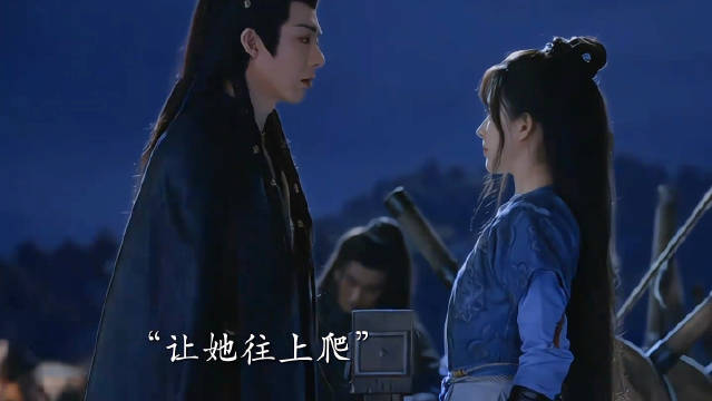 女子拉起两百斤货物逆境求生，变废为宝制鸡毛掸子