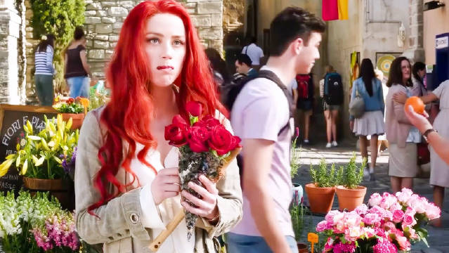 感受一下来自海后的颜值暴击！