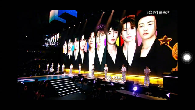 十个勤天热血合唱生来不让亮相尖叫之夜