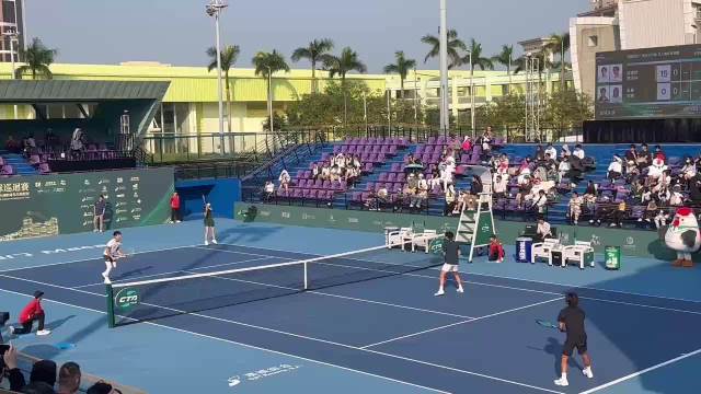 李娜搭档吴尊亮相中网名人赛