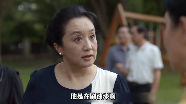 儿子被迫临时转校，母亲误将班主任当成了人贩子，结果太尴尬了