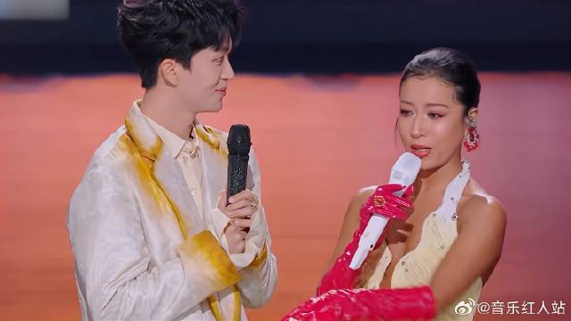 吉克隽逸太敢说，直言要爱上黄子弘凡，给孩子整不会了！