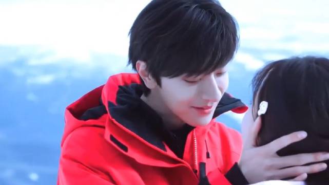 单崇求婚成功卫枝应允，林一虞书欣见证幸福时刻