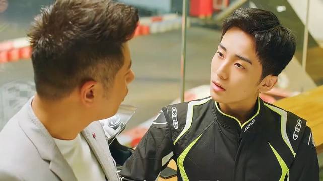 虽然姓氏不同，但疼爱外甥不需要理由，有这样的舅舅真的太幸福了！