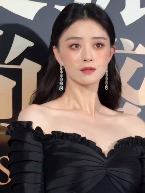 蒋欣42岁未婚因父母开明支持云养老