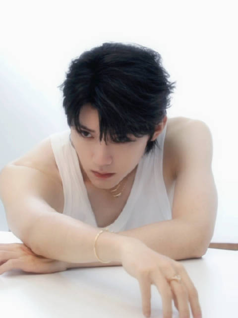 周翊然发文廿叁笃行步迈云程，称山林与你同在