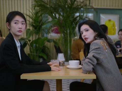 闺蜜：我拿你当好闺蜜，我处处替你出头，你拿我当敌蜜 拿我当小丑