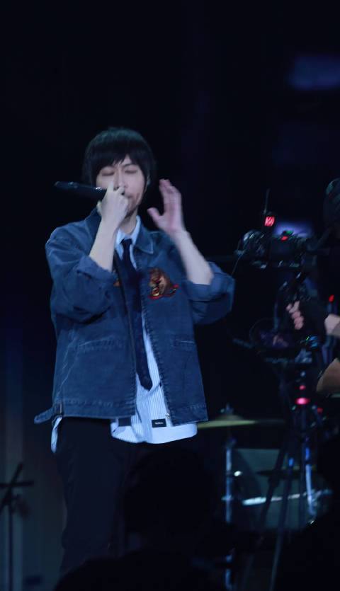 五月天广州演唱会首日惊喜献唱《香水》