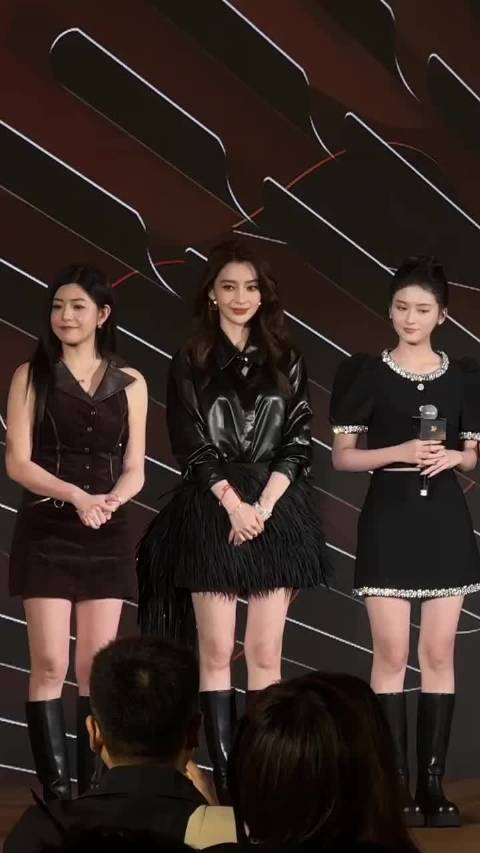 陈妍希陈晓2016年结婚育子后离婚，曾共同参与公益