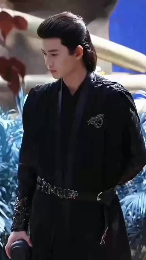 任嘉伦凤凰台上萧焕任嘉伦风与潮 所有人都漂浮在天上，只有你沉到了我心底