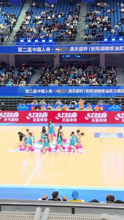 CBA武汉赛区啦啦队回归取代机器人表演