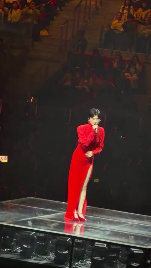 李宇春巡演唱春晚压轴曲《唐人街》引共鸣