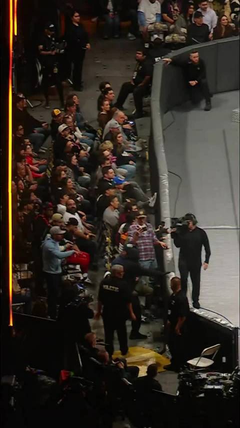 黑衣人不讲武德搞偷袭