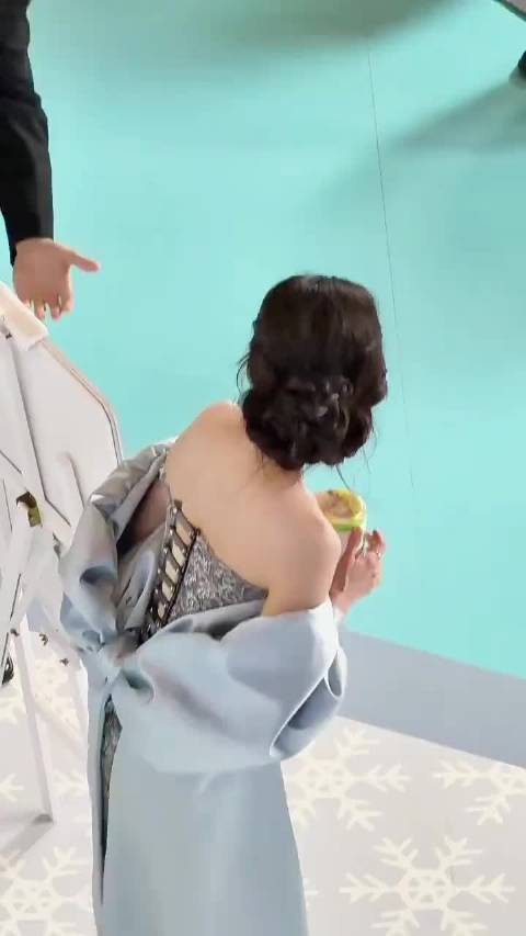 Prada官宣杨幂为品牌代言人