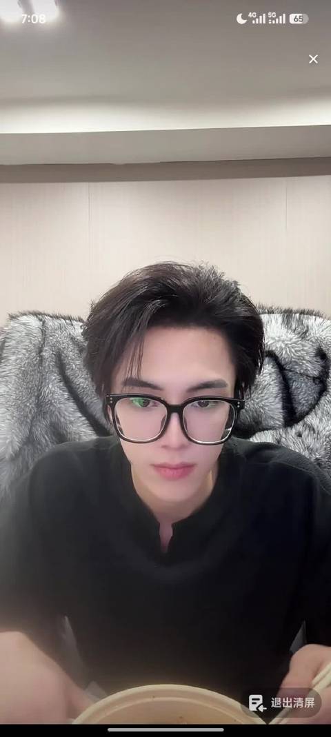 谭思源外卖掉落事件引关注