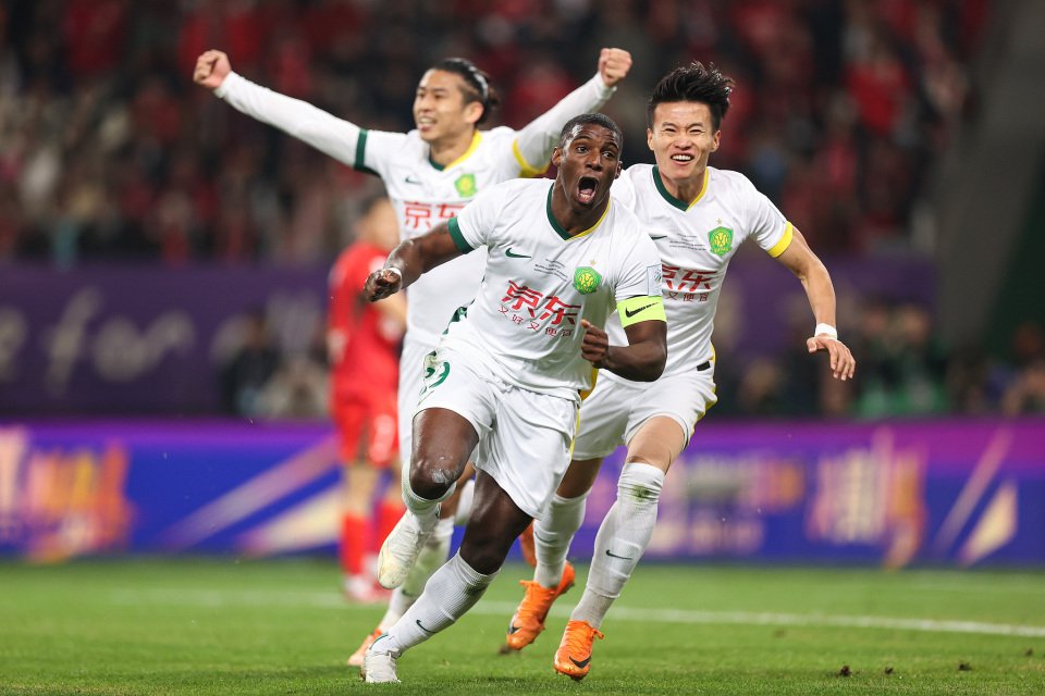 足协杯：国安3-0河南！时隔7年第5次夺冠 中超金靴戴帽+赛季33球