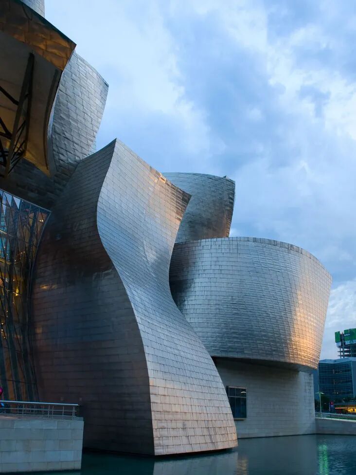 毕尔巴鄂古根海姆博物馆 1997  ©Guggenheim Museum Bilbao