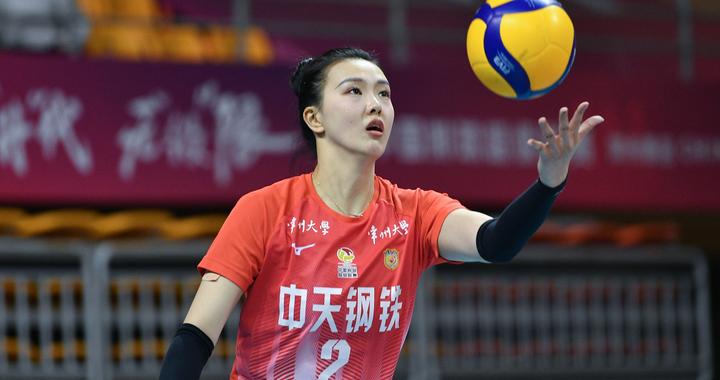 张常宁完成晋升！龚翔宇忙学英语球队合影出炉，朱婷启程冲第四冠