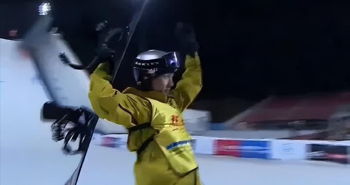 苏翊鸣夺得单板滑雪大跳台世界杯北京站冠军，成功实现背靠背两连冠