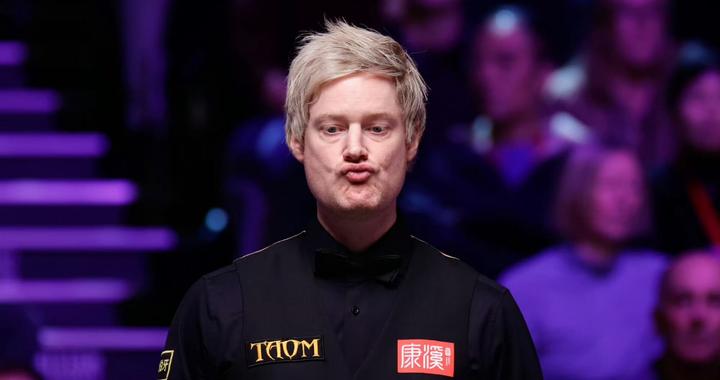 斯诺克英锦赛奇景！80五虎会师包揽四强，球迷：少的那一人最尴尬