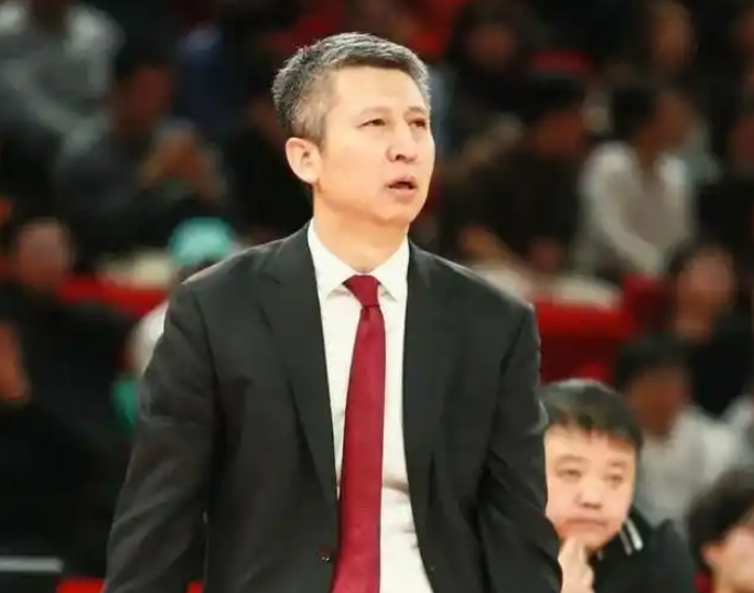 放弃广州300万年薪，执教中国男篮，郭士强1年的薪水有多少？