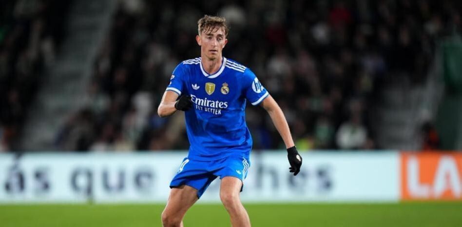 世体：赫伊森和卡马文加今日接受评估，以确定能否踢周末联赛