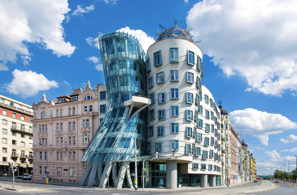 捷克布拉格“跳舞的房子”Dancing House（1996）