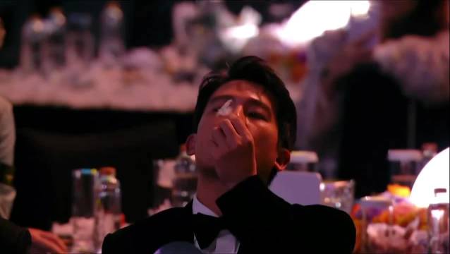 朱丹深夜发文感恩爱奇艺，重返主持舞台显功底