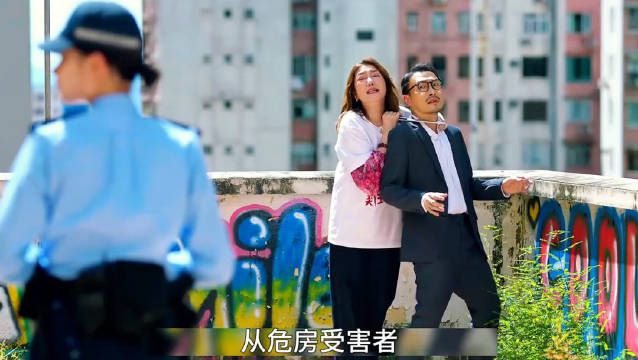 佘诗曼黄宗泽新剧挟持事件发酵，SNK联合直播